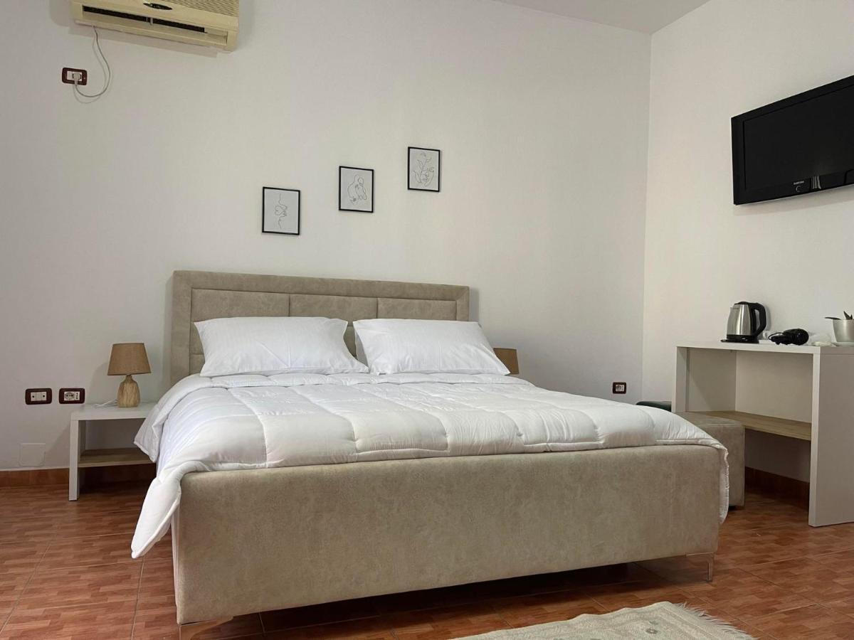 Villa Oasis Berat Exterior photo