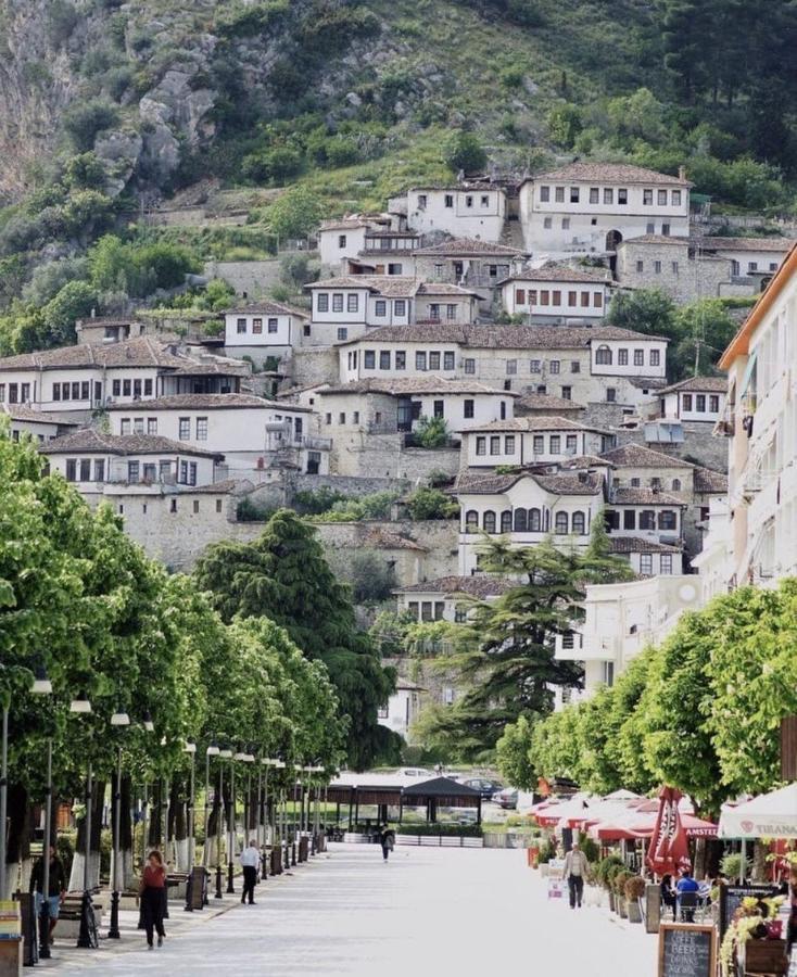 Villa Oasis Berat Exterior photo