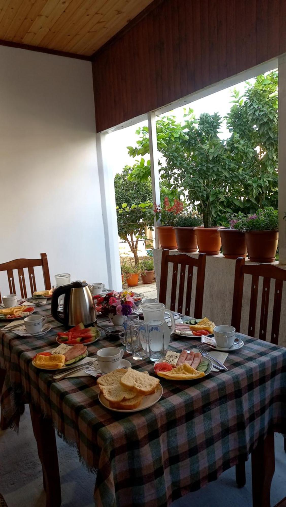 Villa Oasis Berat Exterior photo